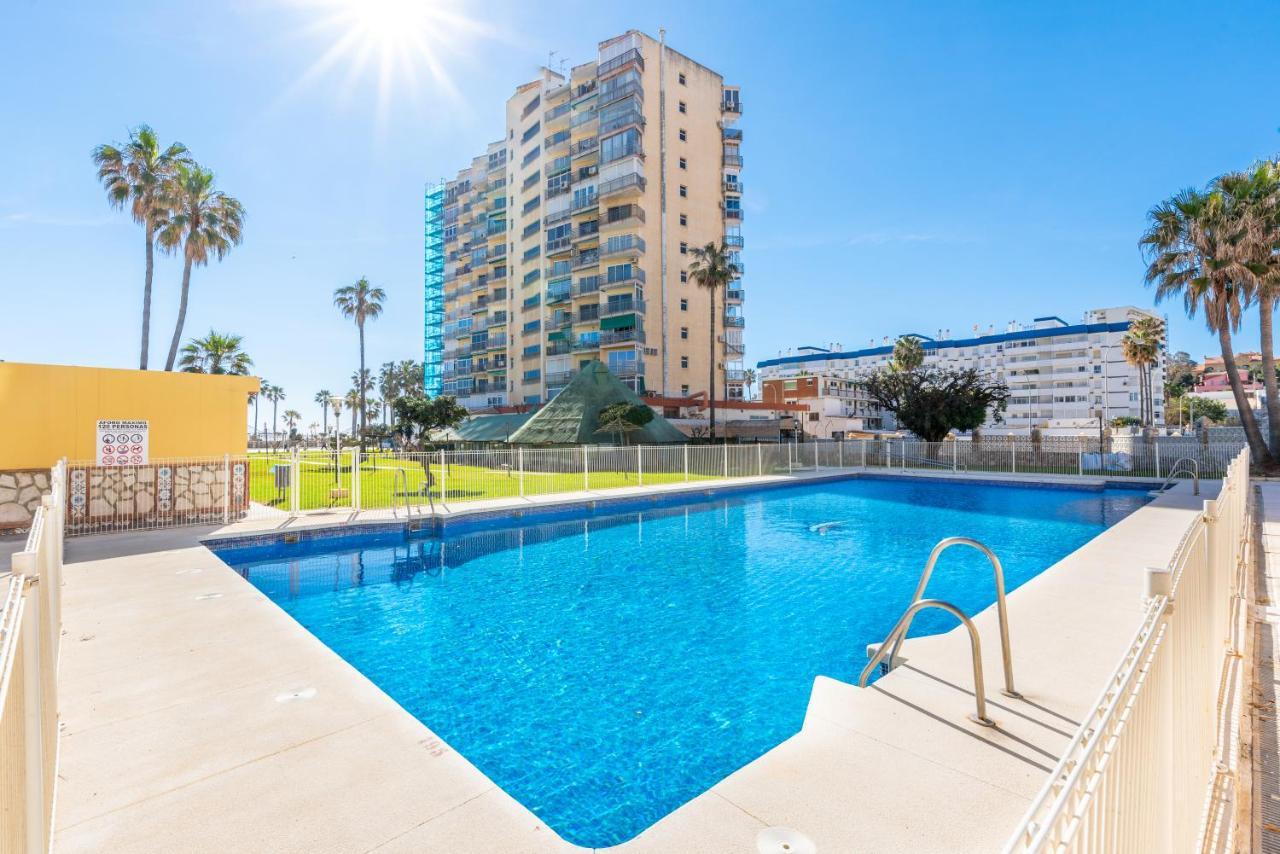 Sunny Seaside Apartment Arroyo De La Miel Luaran gambar